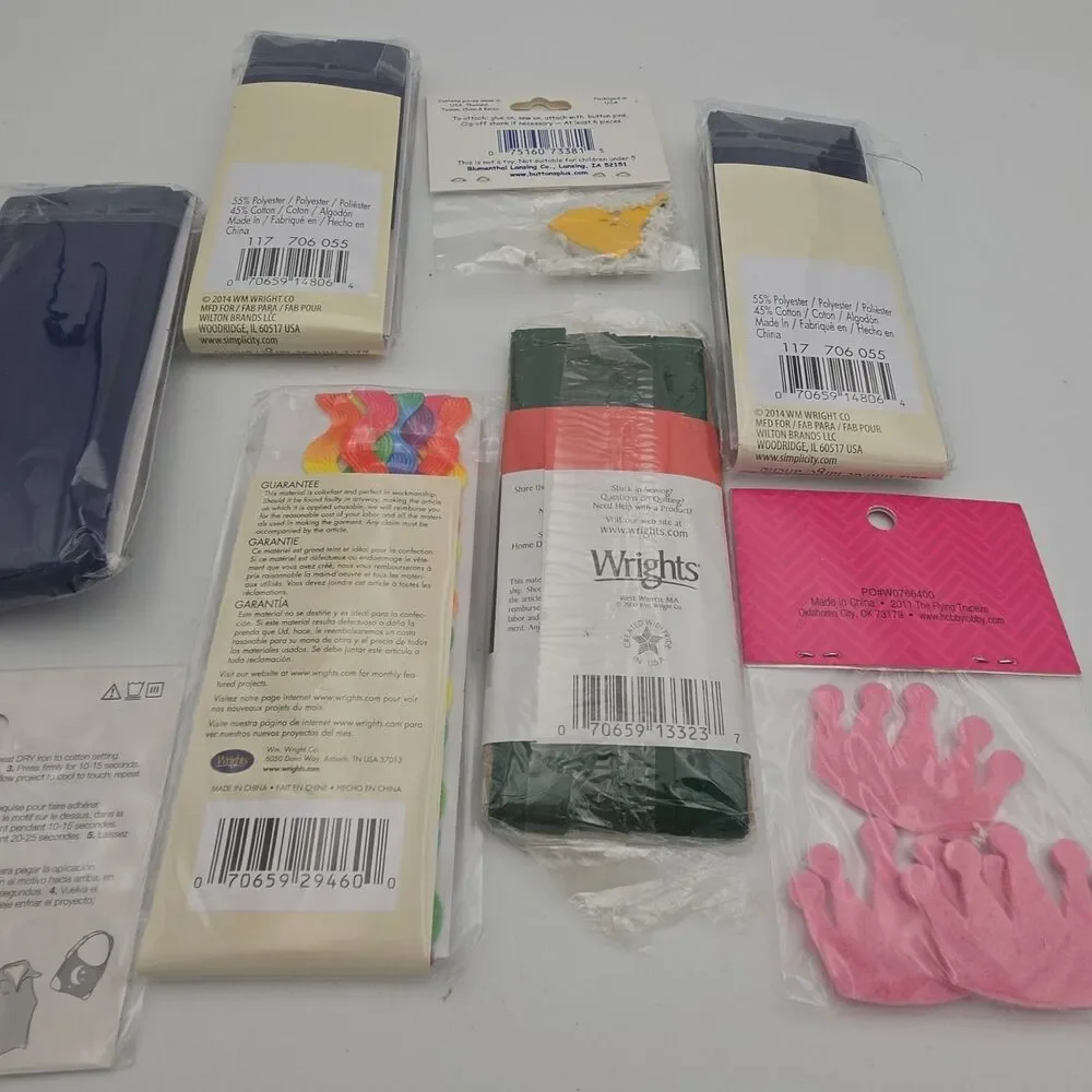 Sewing Craft Notions Lot Wrights Bias Tape Rick Rack Simplicity Applique Buttons